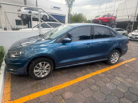 Volkswagen Vento Comfortline Aut usado (2018) color Azul financiado en mensualidades(enganche $66,500)