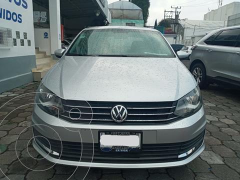 foto Volkswagen Vento Comfortline usado (2017) color Plata Dorado precio $149,000