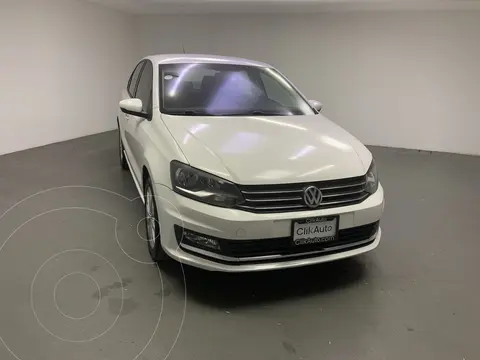 Volkswagen Vento Highline Aut usado (2018) color Blanco precio $210,000