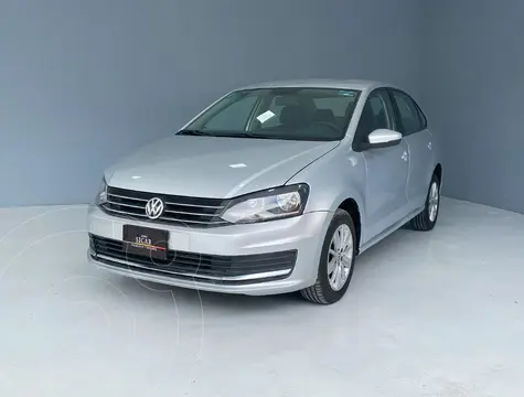 Volkswagen Vento Comfortline usado (2016) color plateado precio $159,000