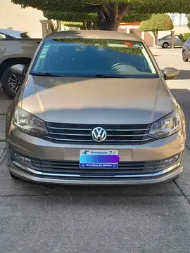 Volkswagen Vento Highline Aut usado (2017) color Beige Metalico precio $189,000