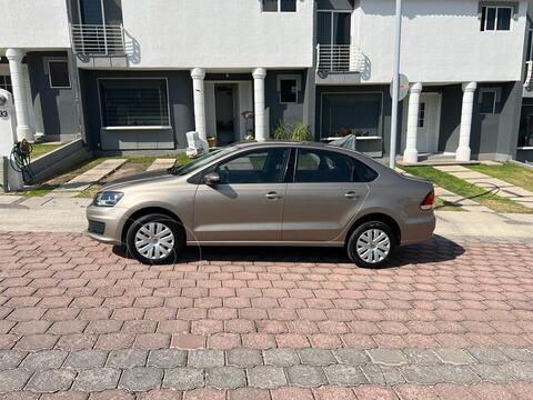 Volkswagen Vento Startline usado (2019) color Beige Metalico precio $190,000