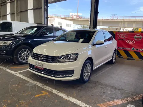 Volkswagen Vento Comfortline Aut usado (2019) color Blanco financiado en mensualidades(enganche $60,000 mensualidades desde $8,750)