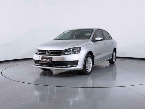 Volkswagen Vento Comfortline usado (2020) color Plata precio $275,999