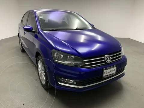 Volkswagen Vento Highline usado (2019) color Azul financiado en mensualidades(enganche $53,000 mensualidades desde $6,000)