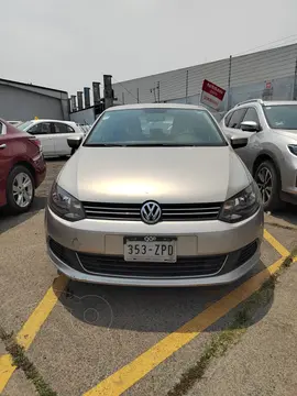 Volkswagen Vento Active usado (2014) color Beige Metalico financiado en mensualidades(enganche $33,000)