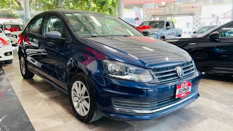 Volkswagen Vento Comfortline usado (2016) color Azul Marino precio $175,000