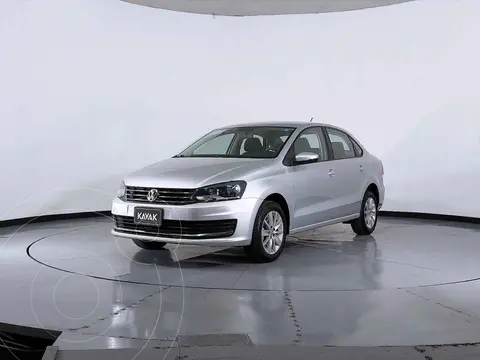 Volkswagen Vento Comfortline Aut usado (2019) color Plata precio $251,999