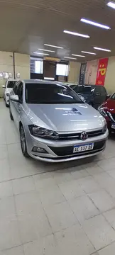 Volkswagen Virtus Highline 1.6 usado (2019) color Plata Tungsteno precio $22.000.000