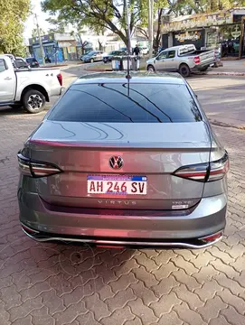 Volkswagen Virtus Comfortline Aut usado (2024) color Gris Platinium financiado en cuotas(anticipo $4.999.999)