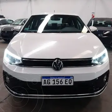 Volkswagen Virtus Highline Aut usado (2024) color Blanco Cristal financiado en cuotas(anticipo $7.499.999)
