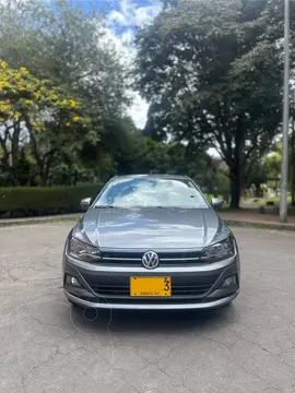 Volkswagen Virtus Highline usado (2021) color Gris Platino precio $66.000.000