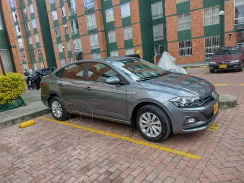 Volkswagen Virtus Comfortline  Aut usado (2022) color Gris Platino precio $69.800.000