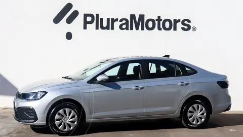 Volkswagen Virtus Trendline usado (2023) color plateado precio $270,000