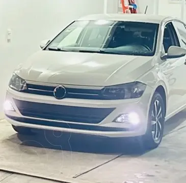 Volkswagen Virtus Highline usado (2021) color Blanco Candy precio $240,000