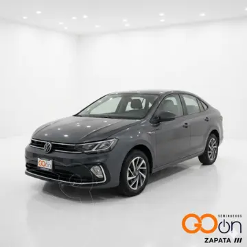 Volkswagen Virtus Comfortline usado (2023) color VWAG GRIS  CARBON STEEL precio $275,000