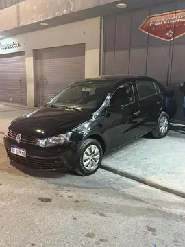 Volkswagen Voyage 1.6 Highline usado (2017) color Negro precio $13.000.000