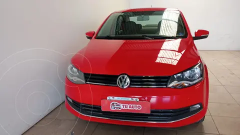 Volkswagen Voyage 1.6 Highline usado (2015) color Rojo Flash precio $14.800.000