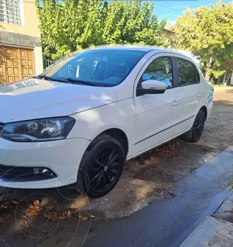 Volkswagen Voyage 1.6 Highline usado (2015) color Blanco Cristal precio $14.000.000