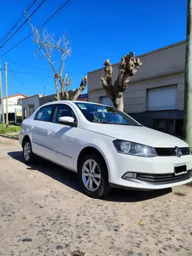 Volkswagen Voyage 1.6 Highline usado (2014) color Blanco precio $12.000.000