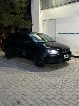Volkswagen Voyage 1.6 Serie usado (2014) color Negro precio $12.500.000