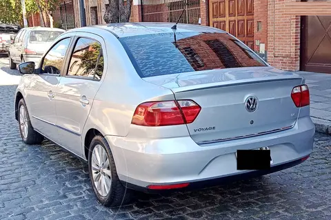 Volkswagen Voyage 1.6 Highline usado (2015) color Plata precio $14.000.000