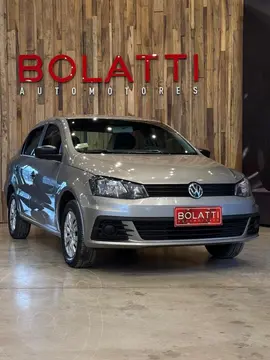 Volkswagen Voyage 1.6 Highline usado (2017) color Dorado precio $15.500.000