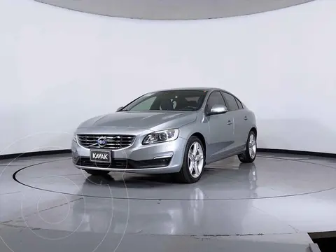 foto Volvo S60 T4 Sport Aut usado (2016) color Plata precio $287,999