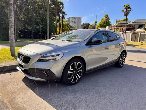 Volvo V40 Cross Country 2.0L T5 AWD Aut Plus usado (2019) color Gris precio $1.750.000