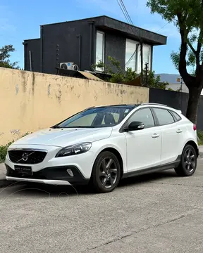 Volvo V40 Cross Country 2.0L D2 usado (2015) color Blanco precio $11.590.000