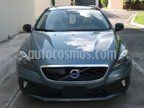 foto Volvo V40 Cross Country Momentum T4 usado (2016) color Azul precio $210,000