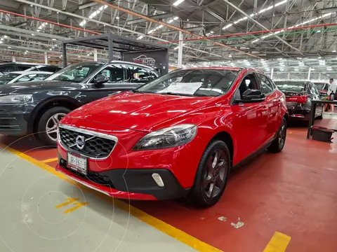 Volvo V40 Cross Country Momentum T4 usado (2016) color Rojo Flamenco financiado en mensualidades(enganche $61,250 mensualidades desde $5,500)