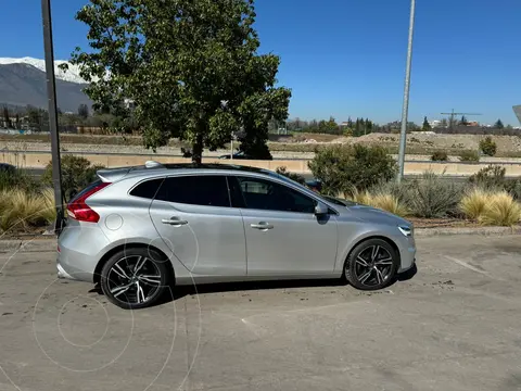 Volvo V40 2.0L T5 Inscription usado (2019) color Gris precio $16.000.000
