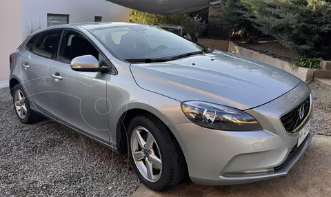 Volvo V40 2.0L D2 Comfort usado (2016) color Plata precio $8.900.000