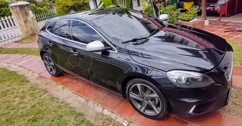 Volvo V40 T4 R-Desing usado (2015) color Negro precio $62.000.000