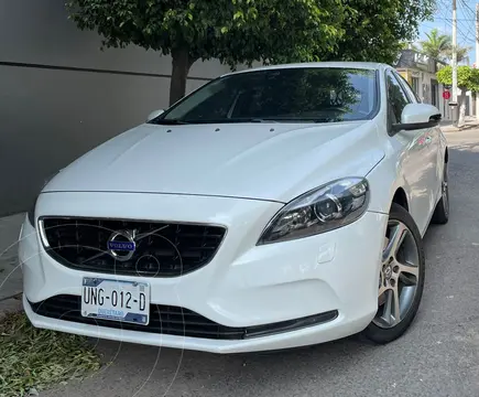Volvo V40 Momentum Aut T4 usado (2015) color Blanco Perla precio $199,000