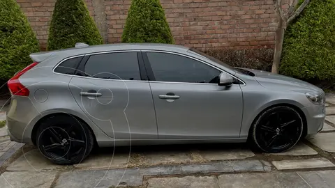 Volvo V40 T4 R-Desing usado (2015) color Gris precio u$s13,500