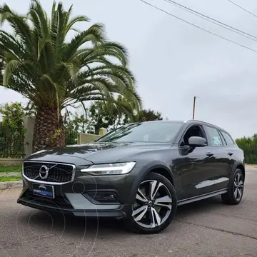 Volvo V60 Cross Country T5 usado (2021) color Negro Profundo precio $29.900.000
