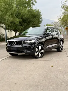Volvo XC40 T4 FWD R-design usado (2022) color Negro precio $23.990.000