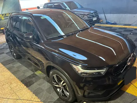 Volvo XC40 2.0L R-Design Plus usado (2021) color Negro precio $23.000.000