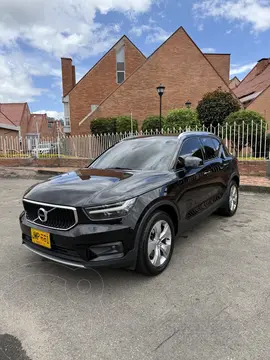 Volvo XC40 T4 Momentum usado (2020) color Negro precio $93.000.000