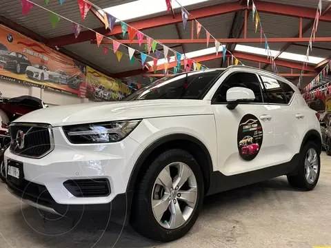 Volvo XC40 T4 Momentum usado (2021) color Blanco Glaciar precio $569,900