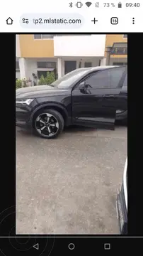 Volvo XC40 T4 Momentum usado (2020) color Negro precio $450,000