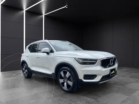 Volvo XC40 T4 Momentum usado (2022) color Blanco precio $528,500