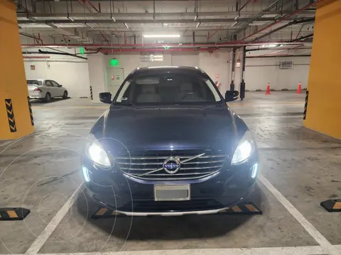 Volvo XC60 T5 Momentum AWD usado (2017) color Azul precio $19,000